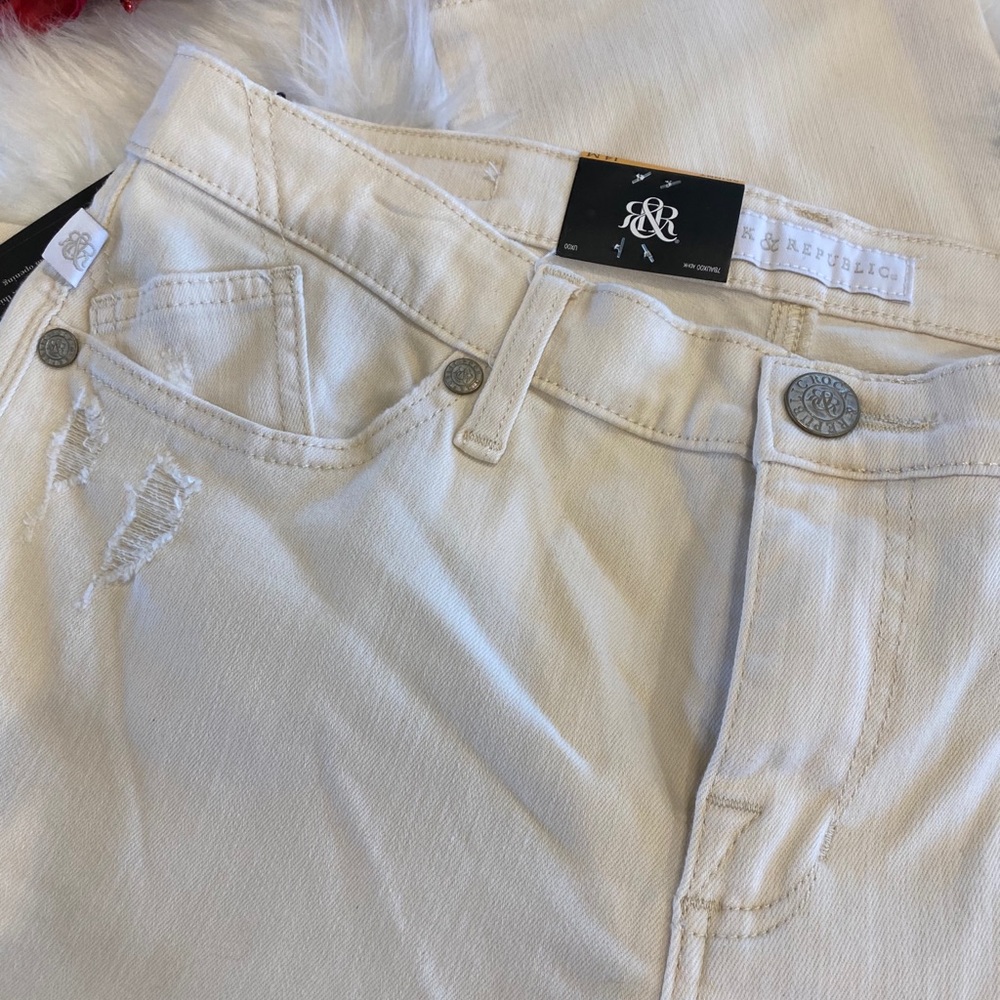 Rock & Republic Cream Wash Distressed Skinny Jeans - Picture 8 of 16